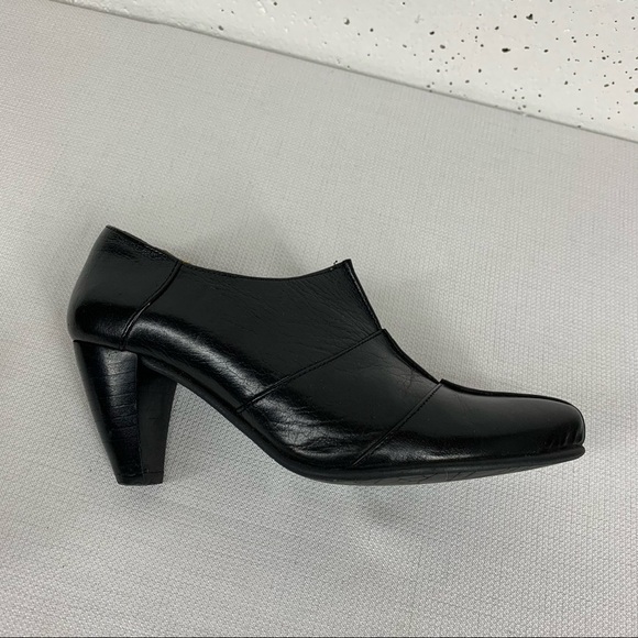 Fidgi size 36 Black Leather Ankle Boots with 2.5” Heel - Picture 5 of 12